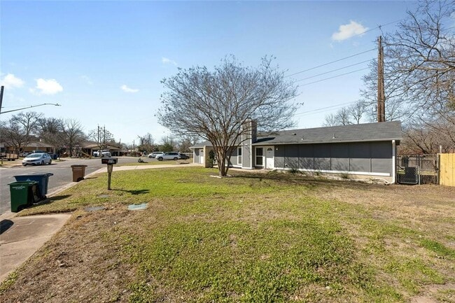 Building Photo - 5900 Harwill Cir