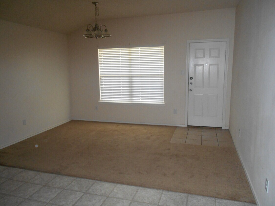 Foto del edificio - 521 N Juneau Ave