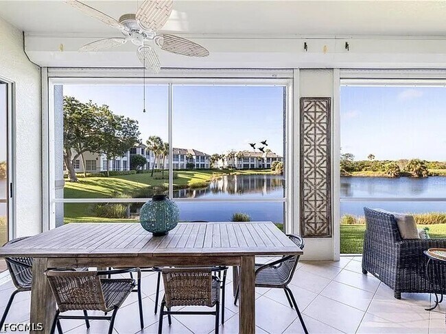 Foto del edificio - 5000 Royal Shores Dr