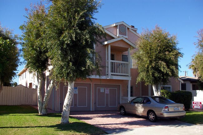 Building Photo - 4114 Swift Ave