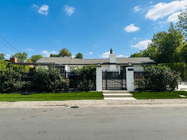 Foto del edificio - 5148 Otis Ave