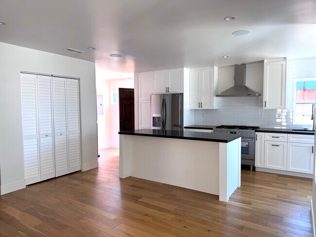 Building Photo - 3062 Field Ave