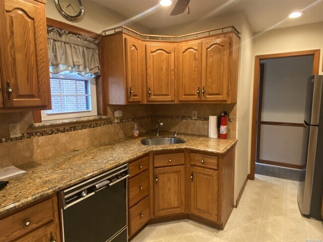 Foto del edificio - 47 Marshall Ave