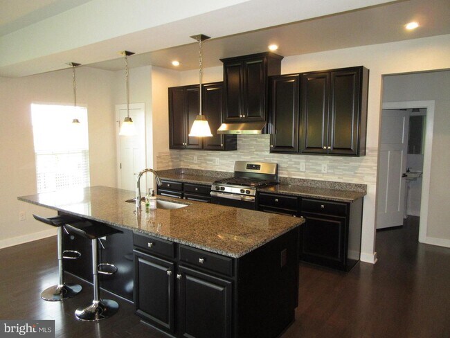 Building Photo - 1250 Hook Dr