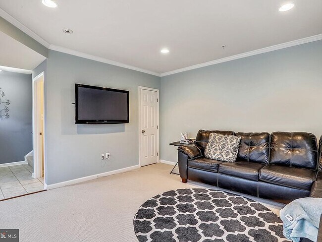 Foto del edificio - 2834 Admiral Ridge Rd