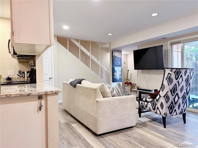 Foto del edificio - 7995 E Mississippi Ave