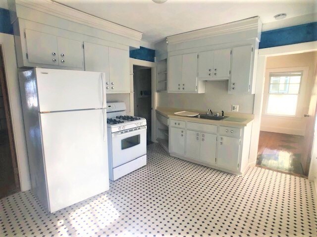 Primary Photo - 306 Summit Ave