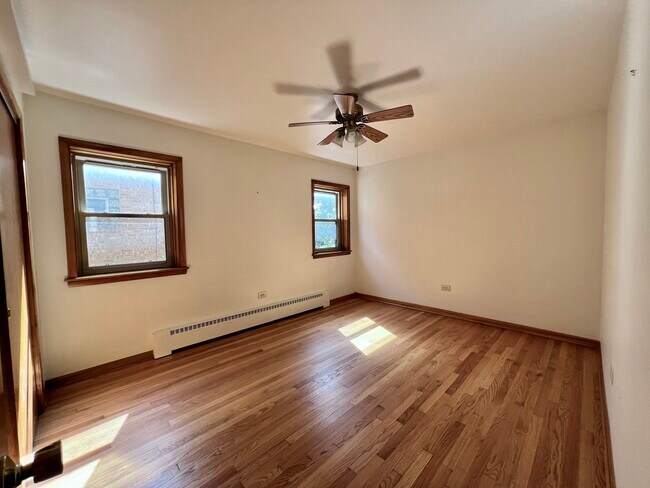Foto del edificio - 7126 W Jarvis Ave