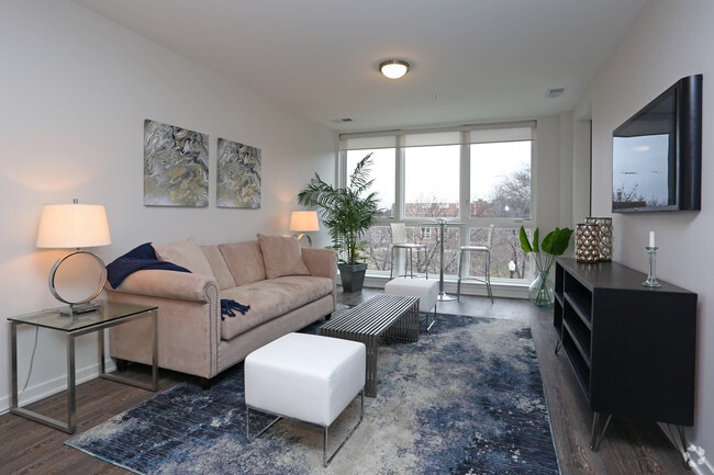 2BR, 2BA - Living Room - 1325 North Wells Apartments