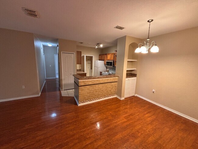 Foto del edificio - Spacious 3 Bed 2 Bath in Serenata with Pond Views