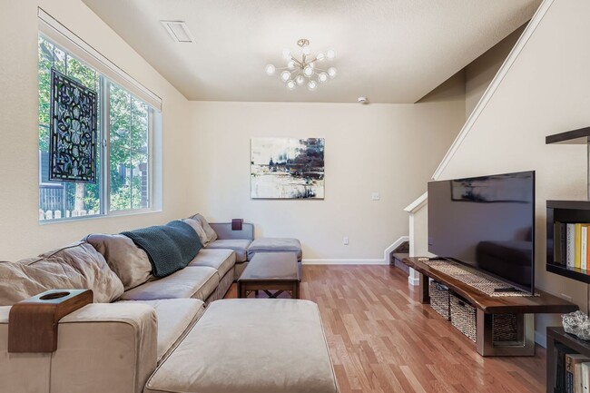 Photo - 2169 Ulster St House