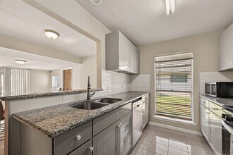 Building Photo - 12006 New Brunswick Dr