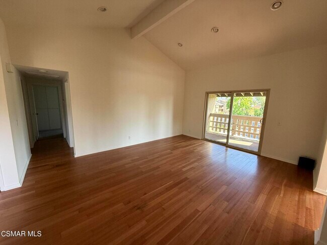 Foto del edificio - 460 Arbor Ln Ct