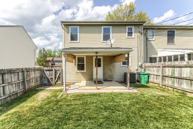 Building Photo - 1007 Northfield Dr