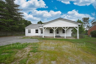 Building Photo - 872 W Albert Gallatin Ave