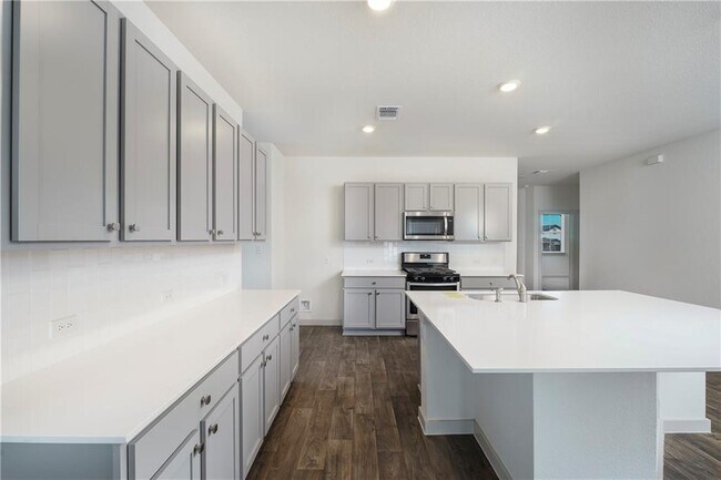 Building Photo - 128 Big Sandy Creek Dr