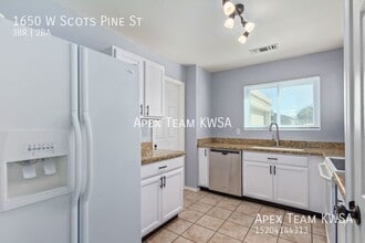 Building Photo - 1650 W Scots Pine St