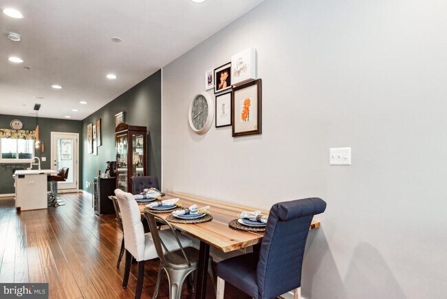 Foto del edificio - 2319 E Fairmount Ave