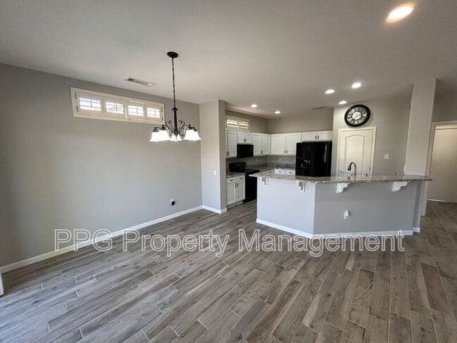 Building Photo - 16536 W Rock Springs Ln