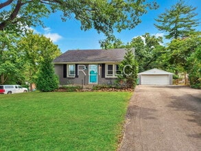 Building Photo - 10815 Alberta Dr