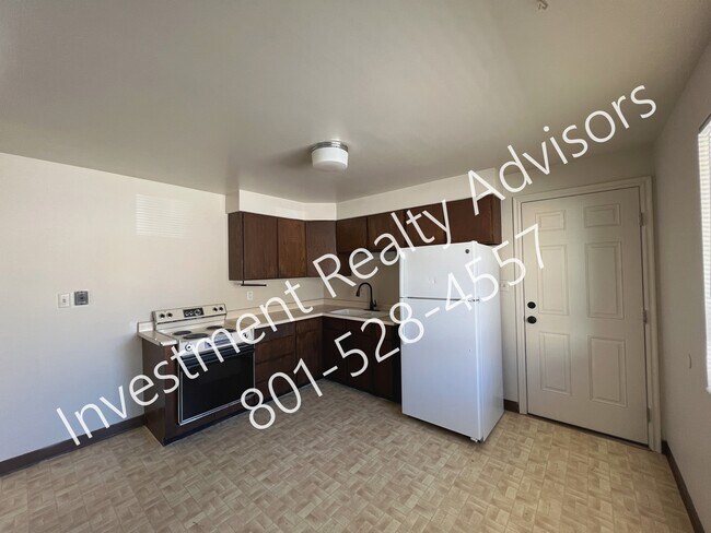 Building Photo - Two Bedroom in South Salt Lake!