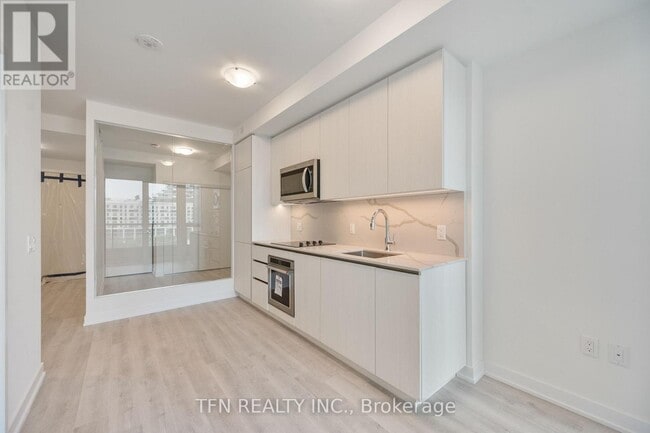 Building Photo - 15 Richardson St