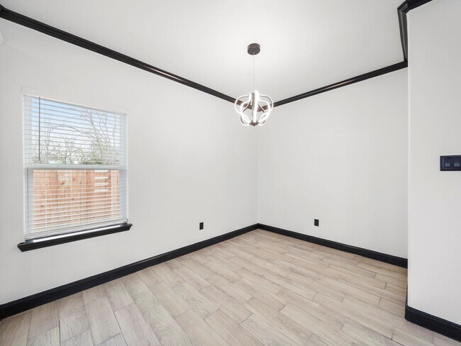 Foto del edificio - 4737 Reed Rd