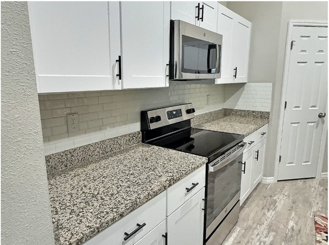 Building Photo - 12776 Tannencrest Dr