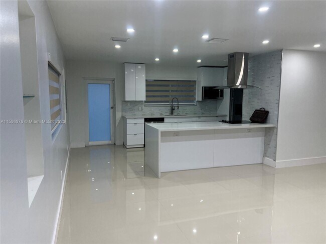 Foto del edificio - 9520 Lisa Rd