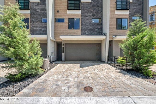 Foto del edificio - 557 California Ave