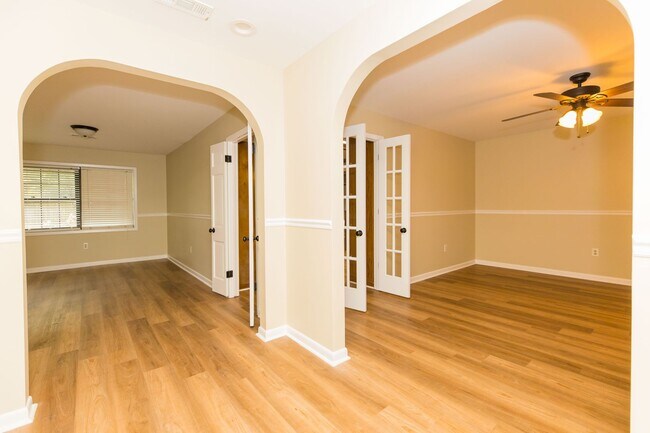 Foto del edificio - 4 Bed 2.5 bath