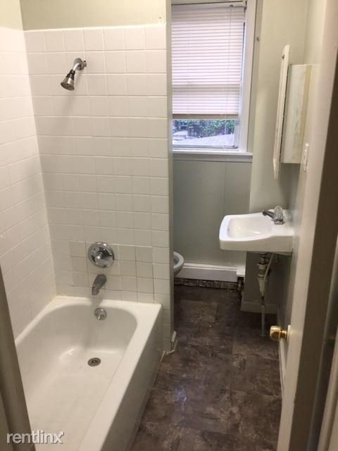 Foto del edificio - 2 br, 1 bath Apartment - 217 Brighton St