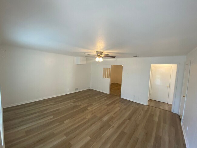 Foto del edificio - Cute 3-Bedroom Home + Office with back pat...