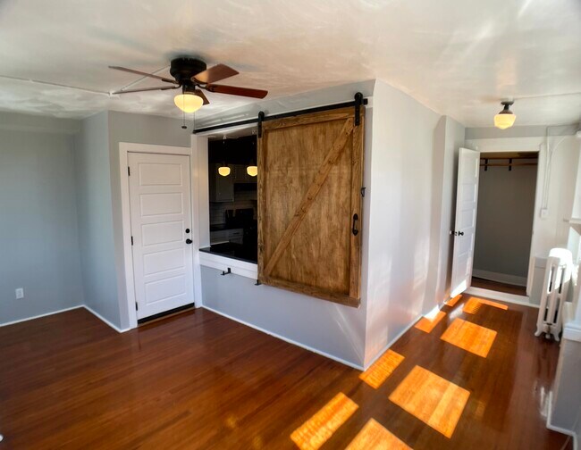 Foto del edificio - 4804 Gosnold Ave