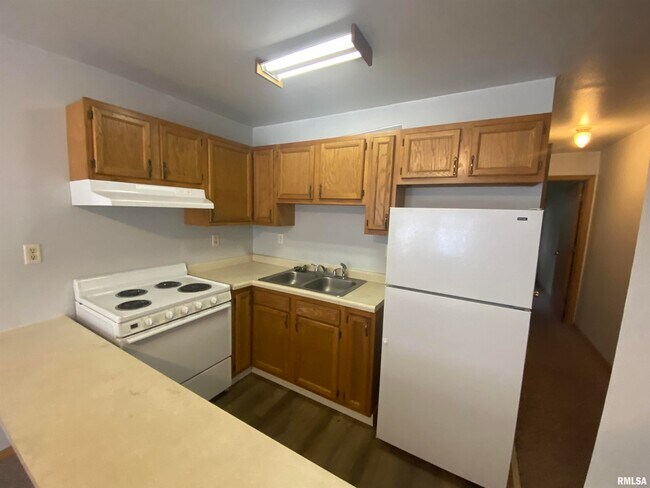 Building Photo - 110 Park View Ct