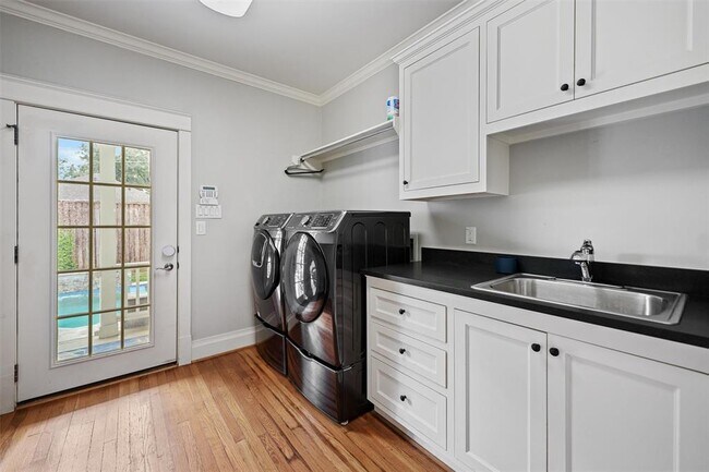 Foto del edificio - 928 W Melwood St