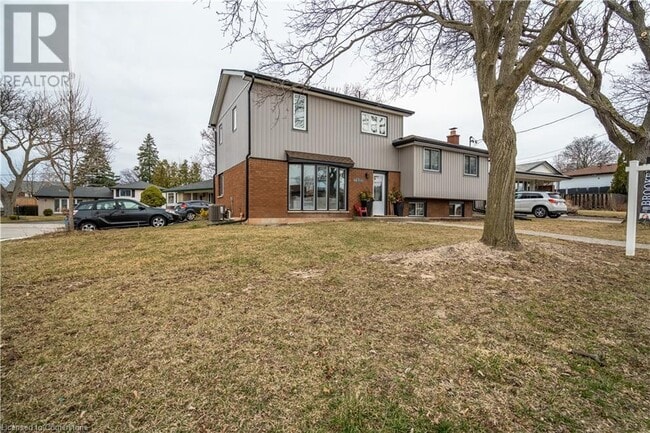 Building Photo - 8 Banff Dr