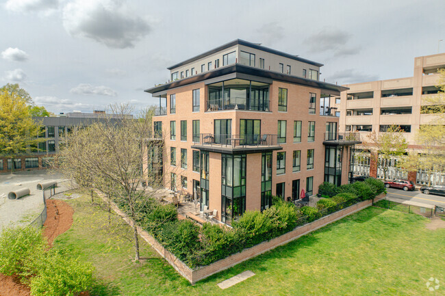 Foto del edificio - Pacific Street Condos