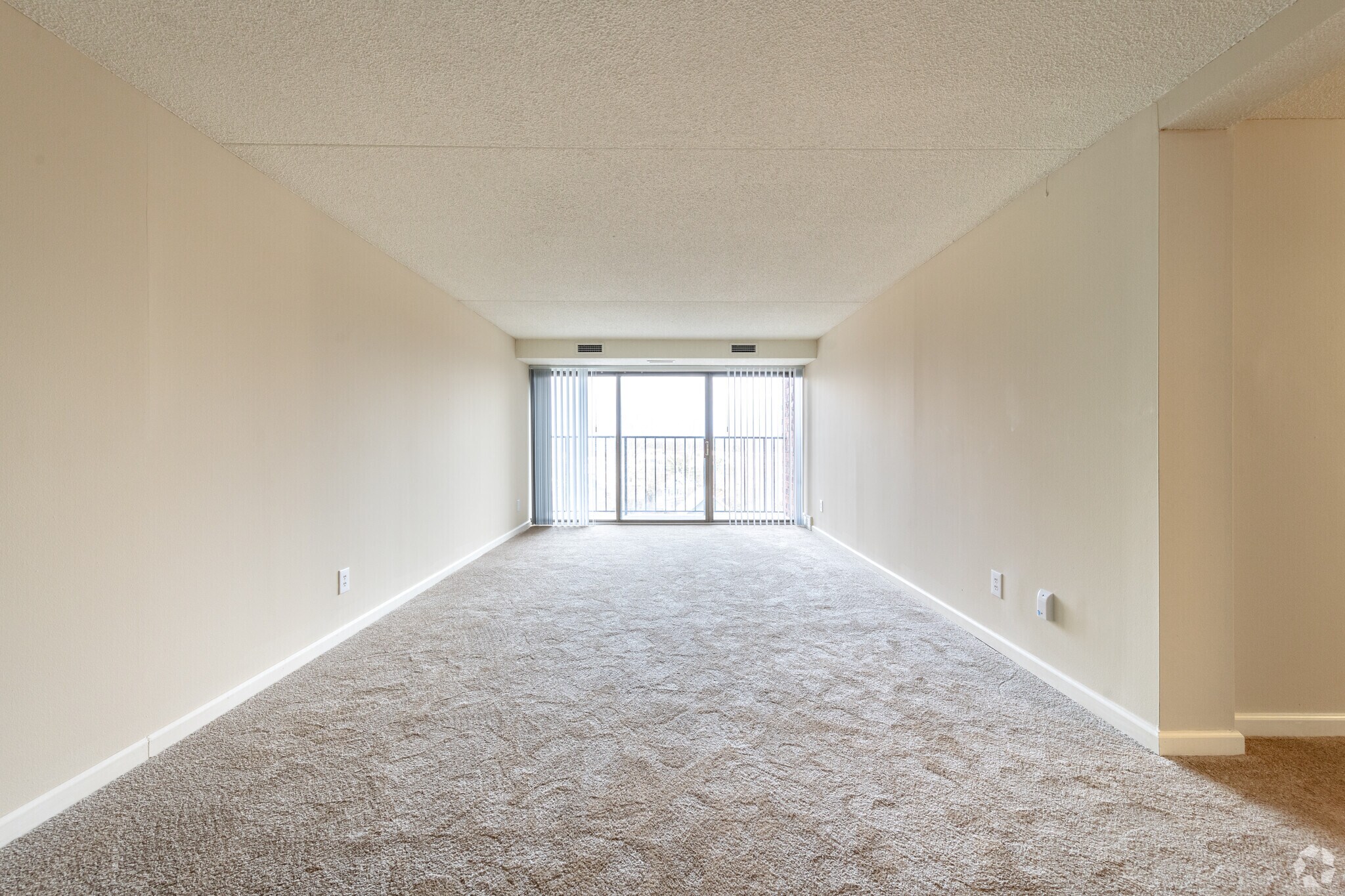 Castlewood Apartments – photo 3