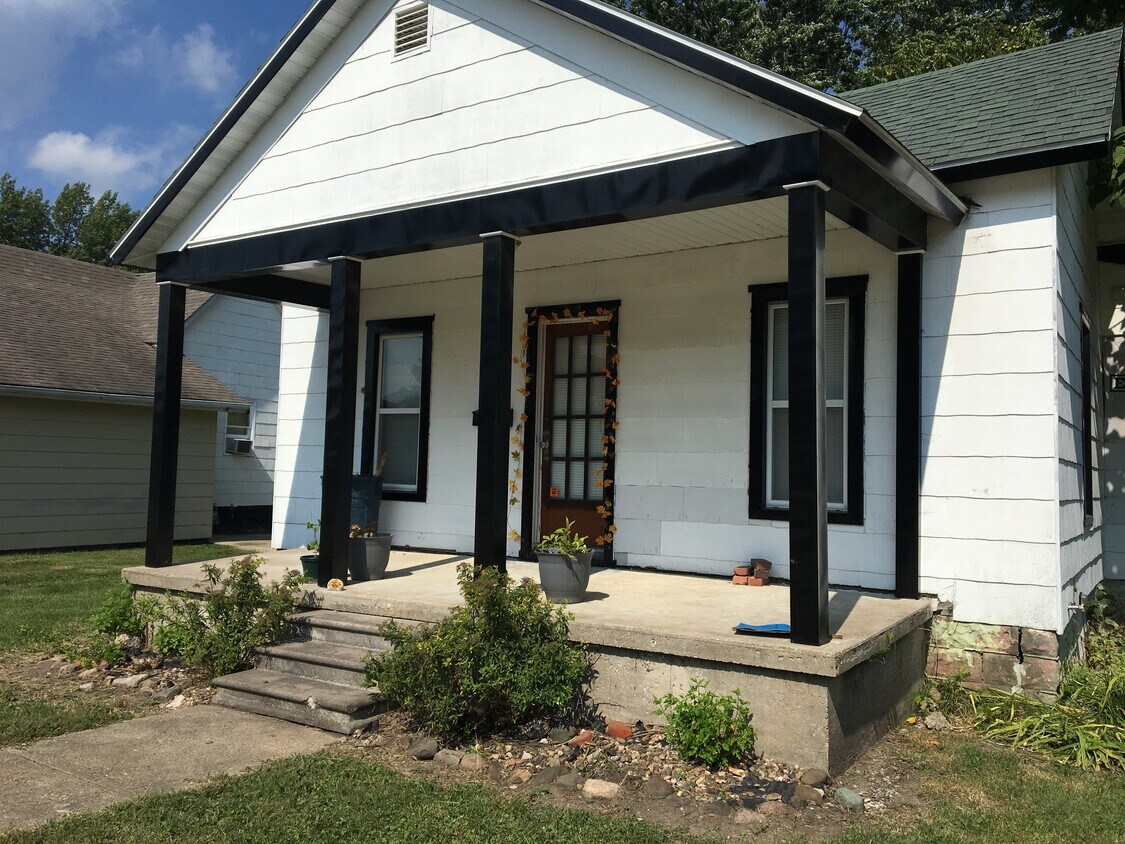 717 E Jefferson St, Kirksville, MO 63501 House Rental in Kirksville, MO