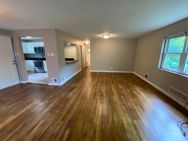 Foto del edificio - 7401-7403 Brighton Rd - (23221)