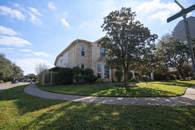 Foto del edificio - 3803 Shadow Royal Dr