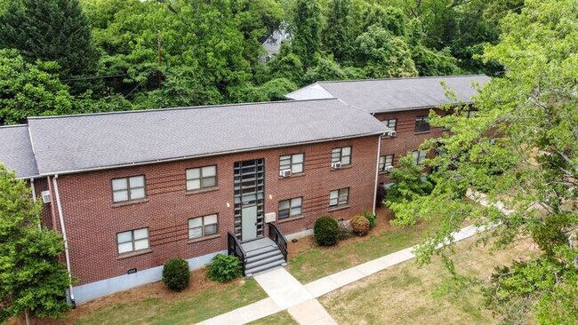Foto del edificio - Newly Renovated, Affordable apartments nea...