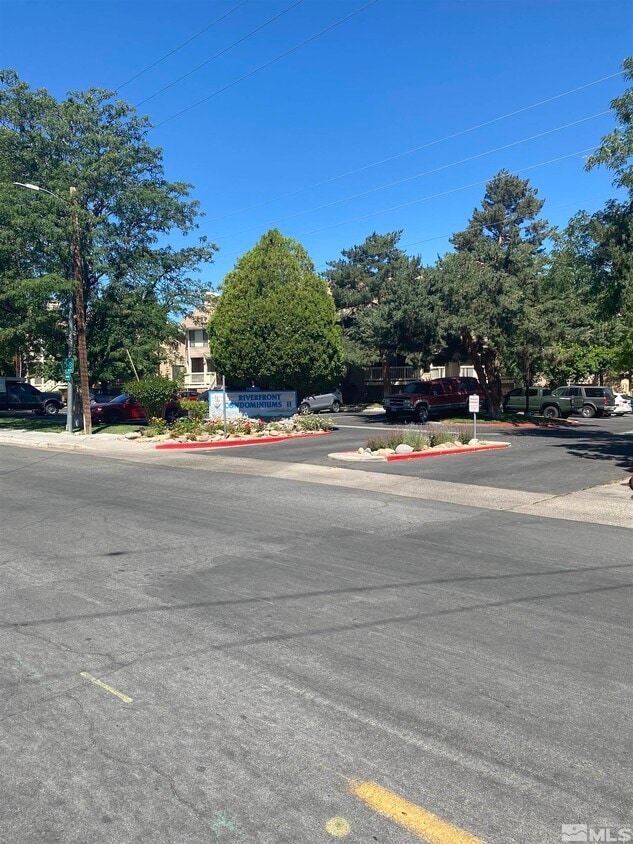 Primary Photo - 2875 Idlewild Dr