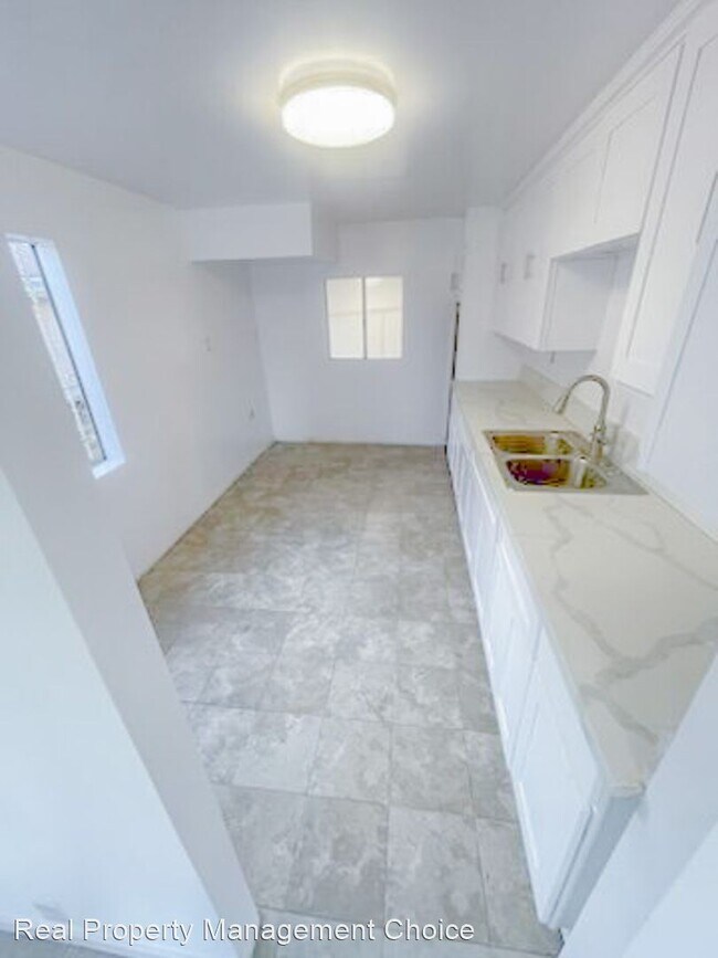 Building Photo - 3 br, 2 bath House - 2521 E 129th St