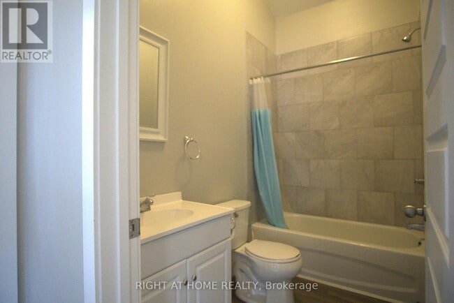 Building Photo - 371 Vesta Pl