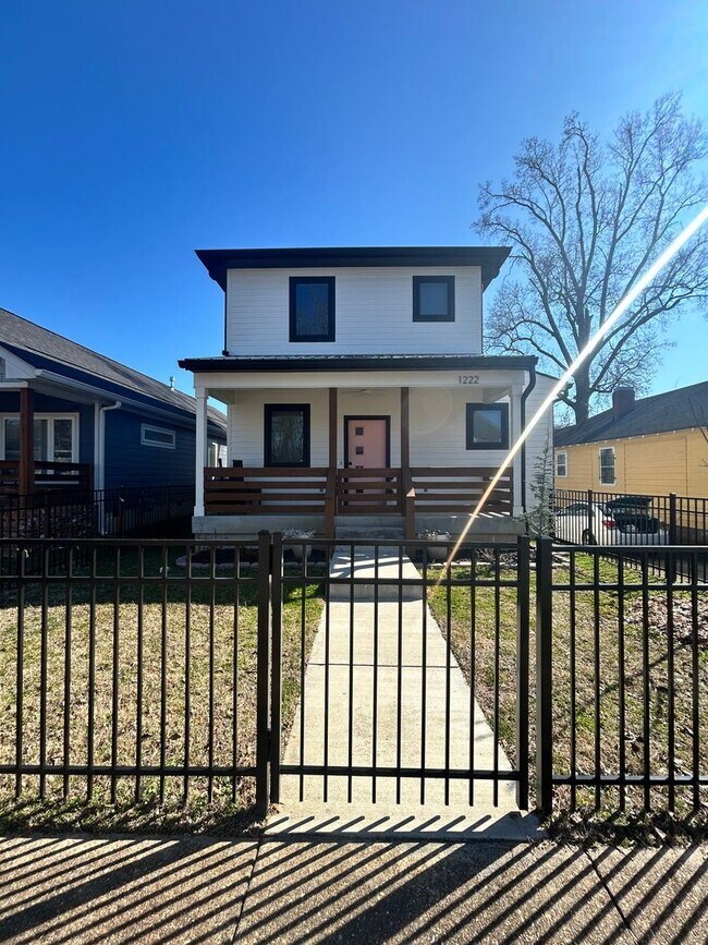 Building Photo - 3 br, 2.5 bath House - 1222 S Lyerly Street