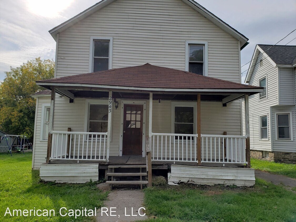 Primary Photo - 3 br, 1 bath House - 2943 Main St