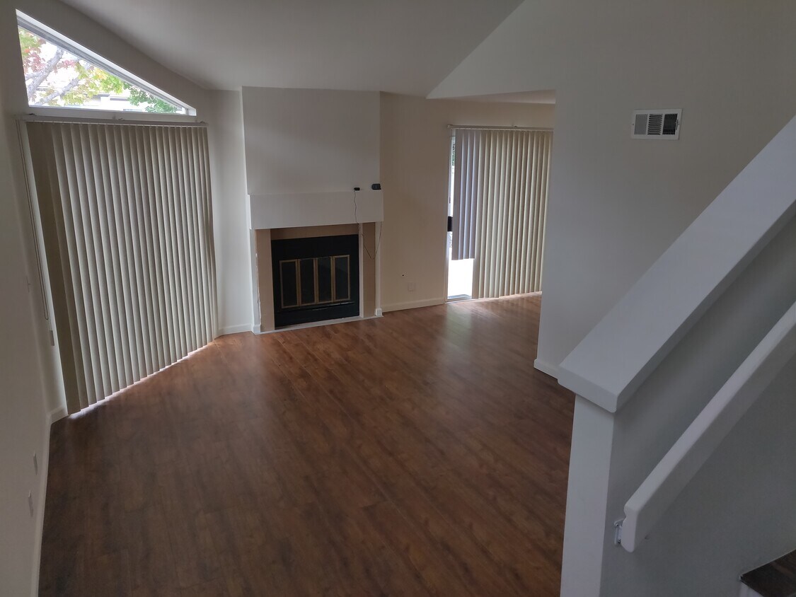 257 Stanford Ct, Irvine, CA 92612 Townhome Rentals in Irvine CA