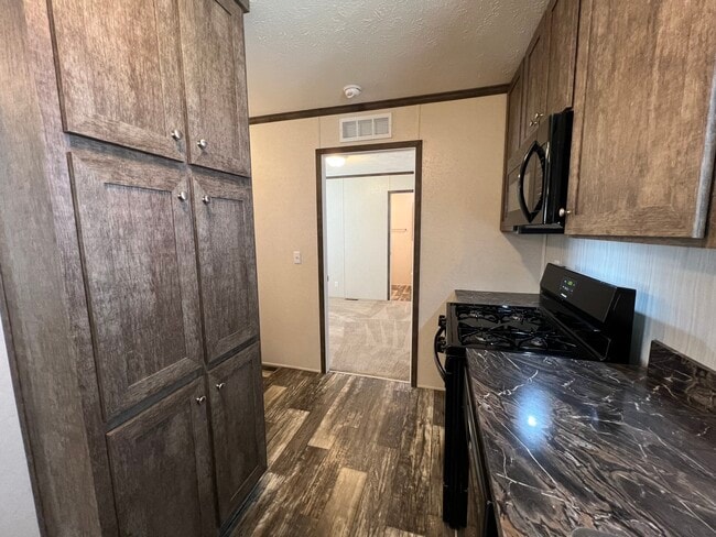 Building Photo - 91 Poppy Dr